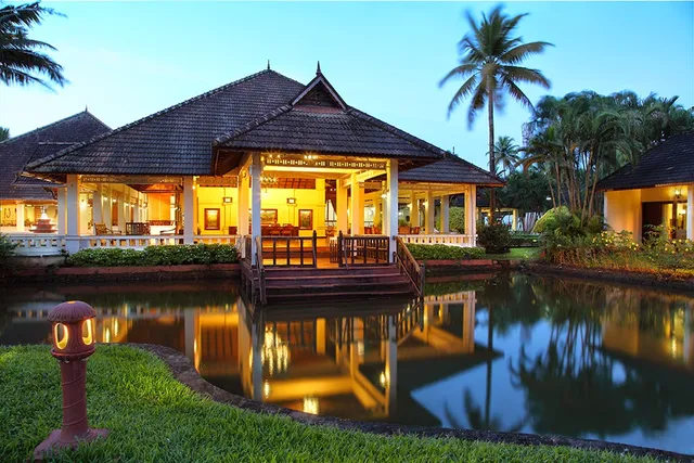 Abad Whispering Palms | Resort in Kumarakom