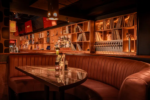 TapHouse Bar & Kitchen