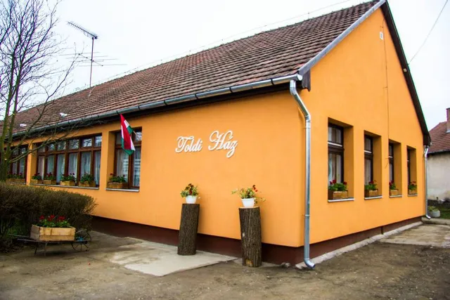 Toldi Ház - vendégház