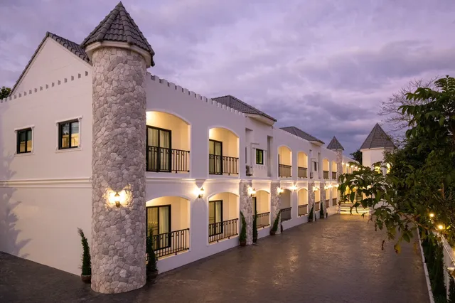 Paradise Resort at Sangkhla Buri