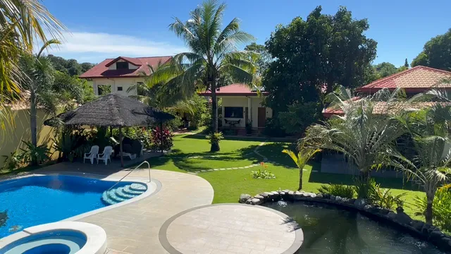 Strutz Art Garden Resort