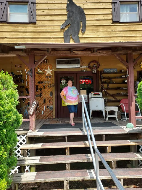 Antiques Outlet Mall