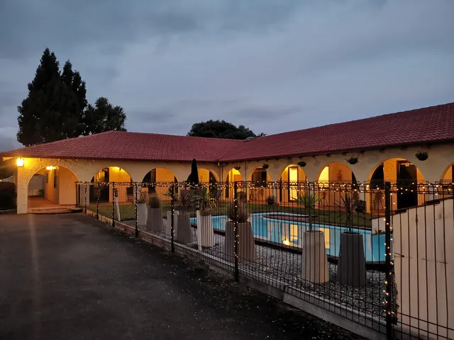 Captains Quarters Motor Inn