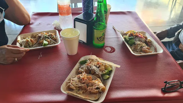 El Anzuelo Taco Fish Kino