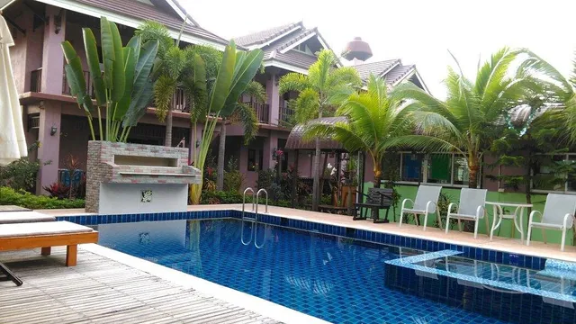 Baan Soontree Resort