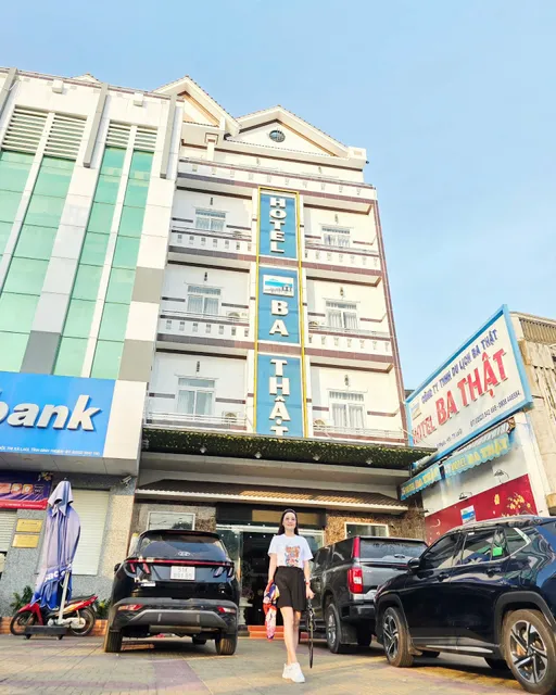 Khách sạn Ba Thật