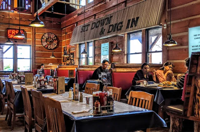 Montana’s BBQ & Bar
