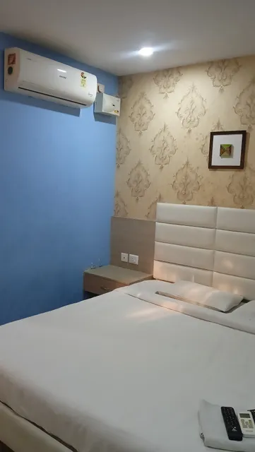 OYO 93571 Esgee Tower