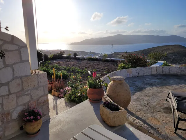 Themonia Studios Kimolos(ενοικιαζόμενα δωμάτια)