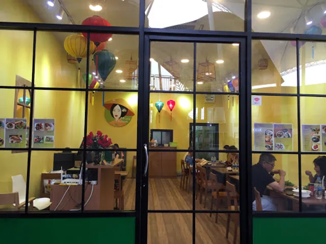 Miss Saigon People Park On Nut