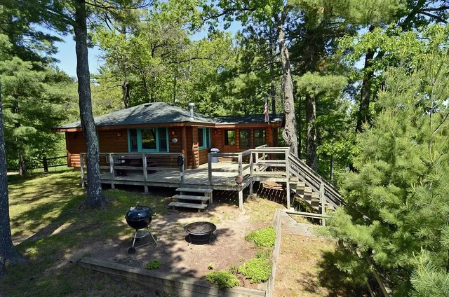 Grand Pines Resort & Motel