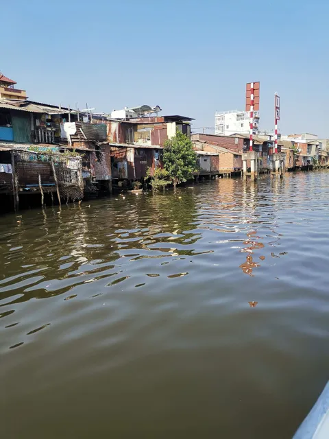 Les Rives - Authentic River Experience