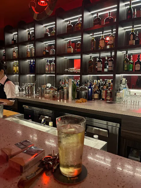 Loop 1 - Cocktail & Kitchen