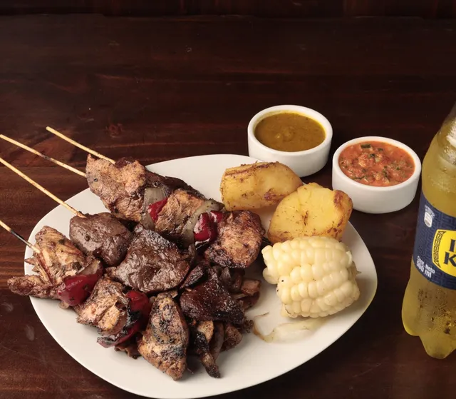 Anticucheria La Sazón de Rufina de Nelly Jaimes /Servicio de catering