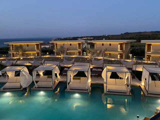 King Jason Zante – Designed for Adults by Louis Hotels