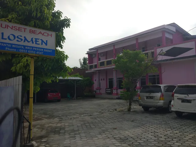 HOTEL SUNSET BEACH 1 LABUHAN JUKUNG