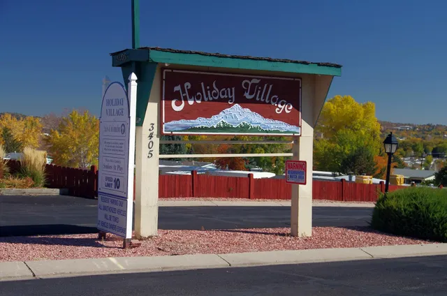 Holiday Village - Colorado