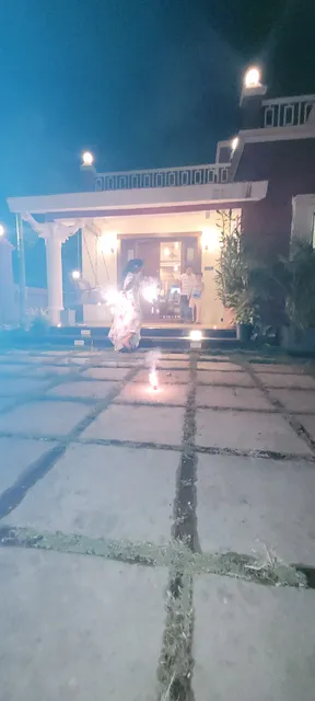 Leisurely Clair De Lune, Alibaug