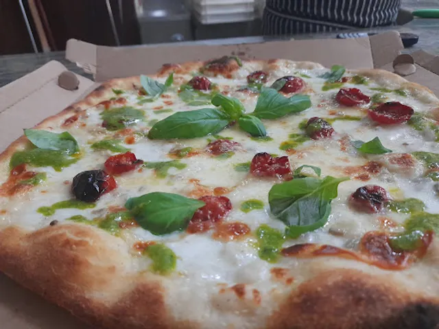 Valentina - Pizza Taxi