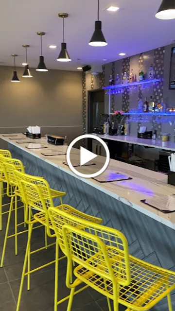 Gracie's: A Rooftop Bar