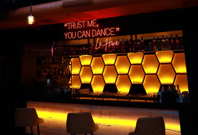 Le Hive Lounge & Kitchen