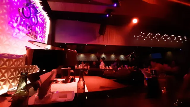 33 piano bar Minerva