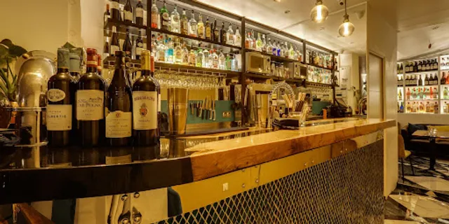 Allotrope (Bar dansant Paris, restaurant italien Paris, restaurant anniversaire Paris)