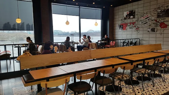 투썸플레이스 천안업성LAKE점