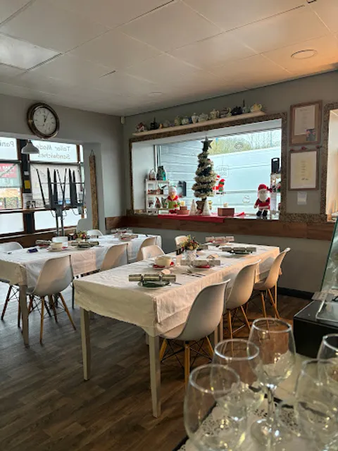 Wheels & Walkers Cafe