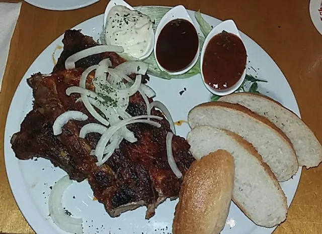 Katja Simovic pub Vici