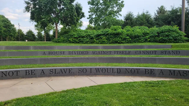 Lincoln Memorial Parking Lot