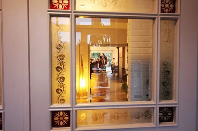 Restaurant Mediterran, Hisret Akan