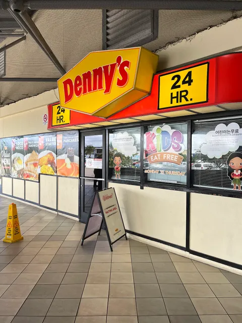 Denny's Micronesia Mall
