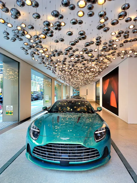Q New York - Aston Martin