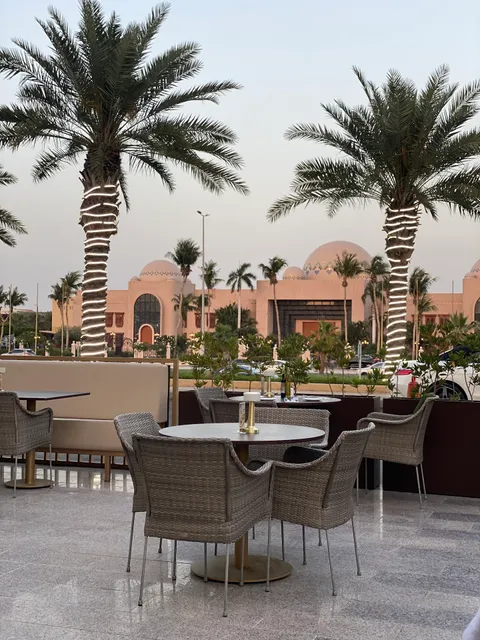 Cafe Bateel & Bateel - Le Prestige