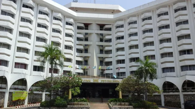 The Petchkasem Grand Hotel
