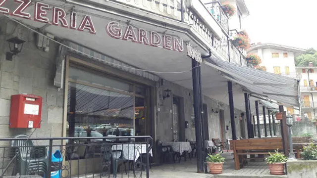 Pizzeria Garden Bar
