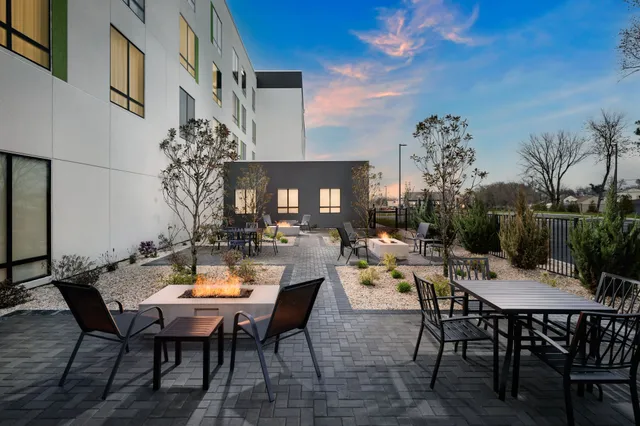 Courtyard New Castle