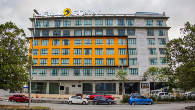 SEM9 Senai (formerly known as Perth Hotel)