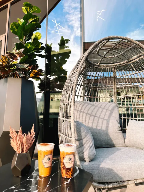 Daily Drip Coffee & Desserts