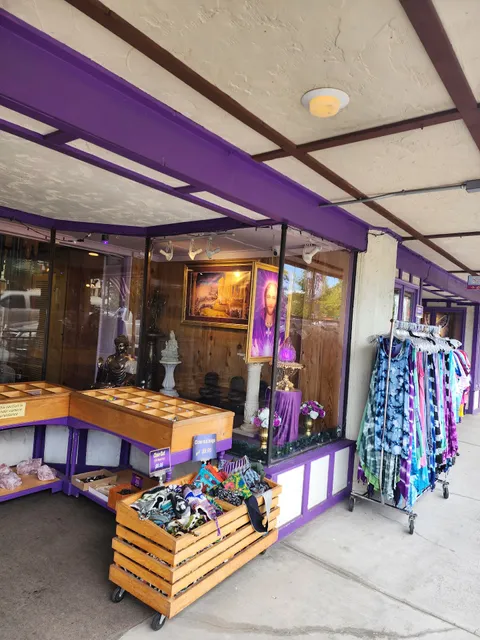 Siskiyou Humane Society Thrift Store