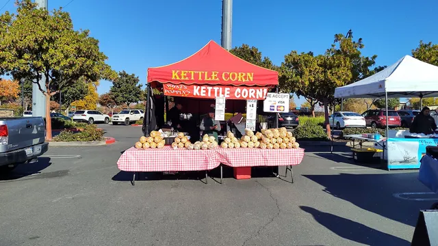 Roseville Fountains Famers Market