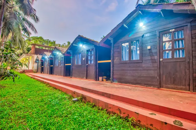 Arambol Paradise Village Resort with Swimming Pool