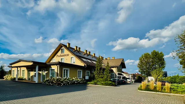Zajazd Podzamcze Restauracja Pensjonat
