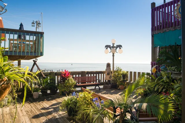 Cedar Key Harbour Master Suites