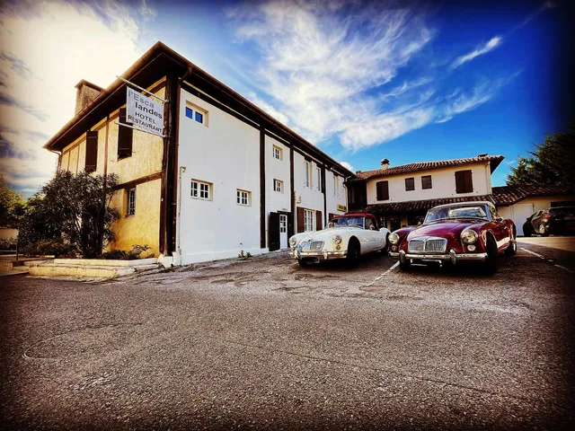 Hôtel et Restaurant traditionnel Escalandes Lesperon