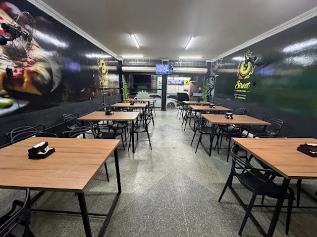 Street lanches e pizzas