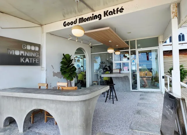 Good Morning Katfé “Specialty Coffee and Matcha on the beach”