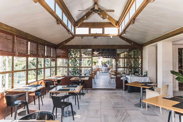 El Club Restaurant by Río Real