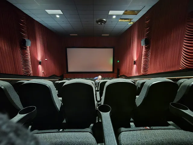 Regal Longston Place